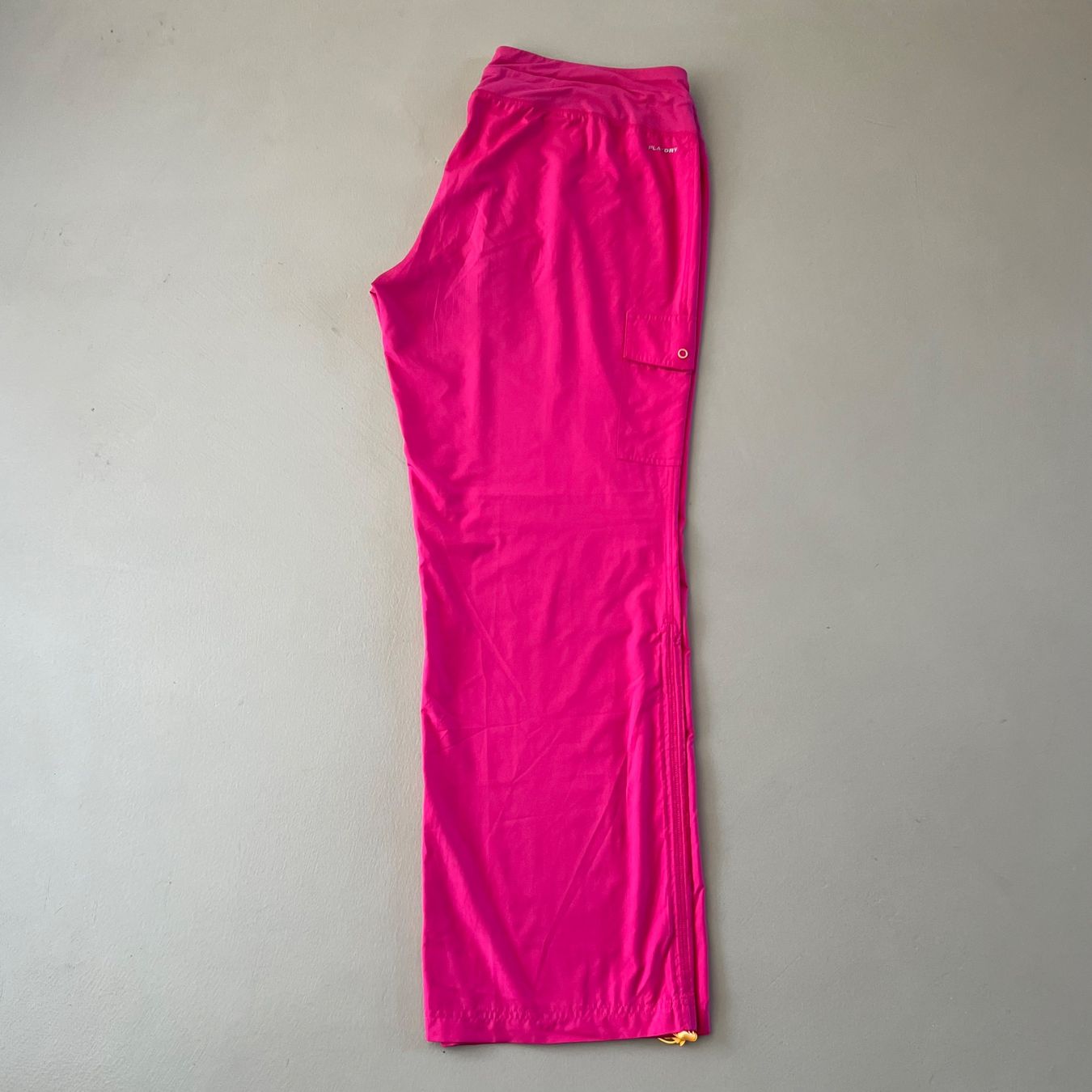 Reebok Pantaloni: REEBOK Playdry Hose 🩷 – Usato da zürich venduto da vintage12 2