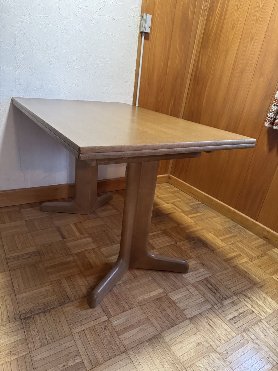 Tables: Tisch ausziehbar – D'occasion à Walenstadtberg par sgiger