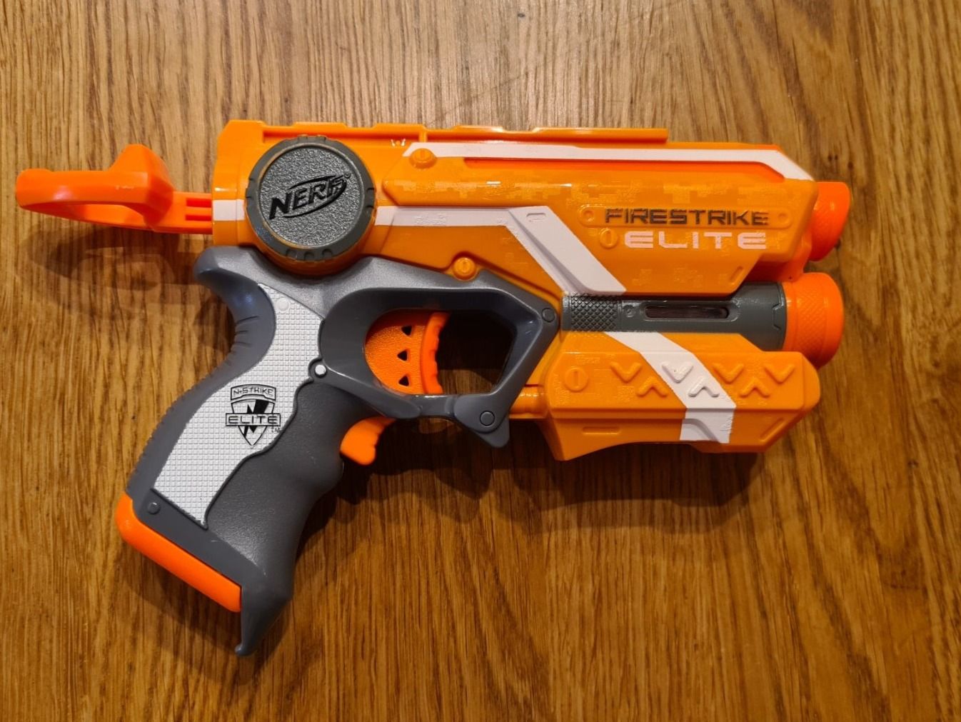 Nerf Giocattoli: NERF Firestrike Elite, Laser Batterie betrieben – Usato da Winkel venduto da Heuresis