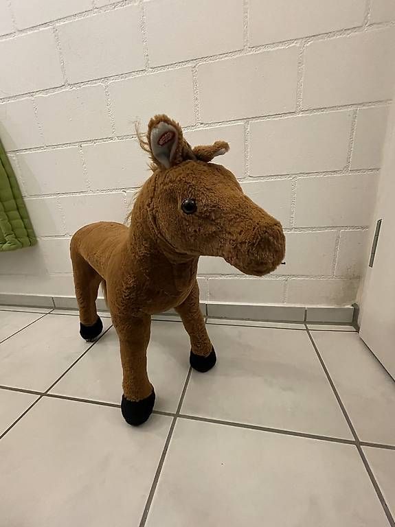 Giocattoli: Kinder-Reitpferd mit Geräuschen – Usato da Möriken AG venduto da nipamijule