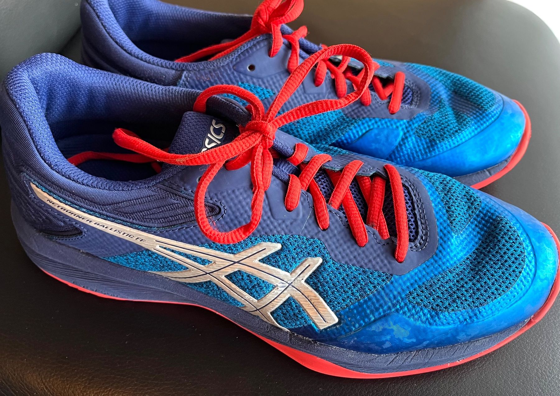 Asics Scarpe da uomo: Asics Hallenturnschuhe blau, Gr. 41,5 – Usato da Winterthur venduto da Butzel