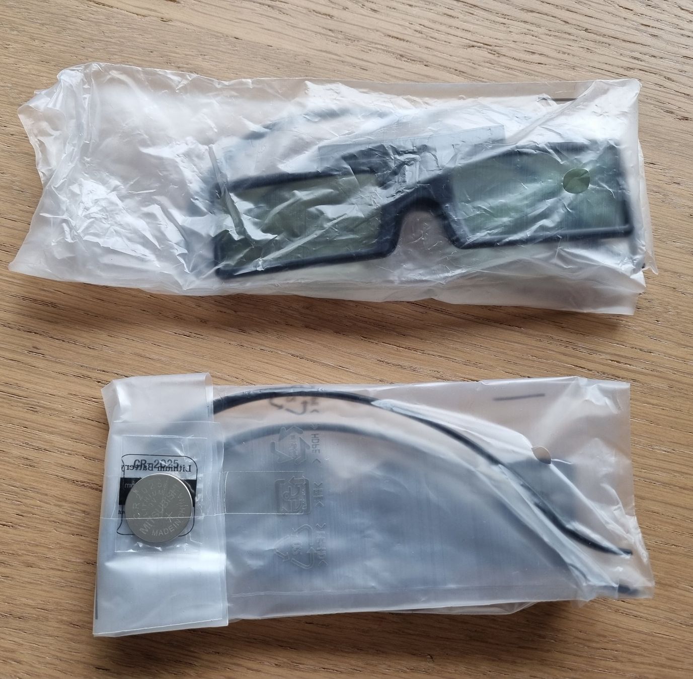 Samsung Home Cinema: Samsung SSG-4100GB/XC 3D Active Shutter Glasses, 2x – Nuovo (secondo la descrizione) da Schliern b. Köniz venduto da hirondelle276 2
