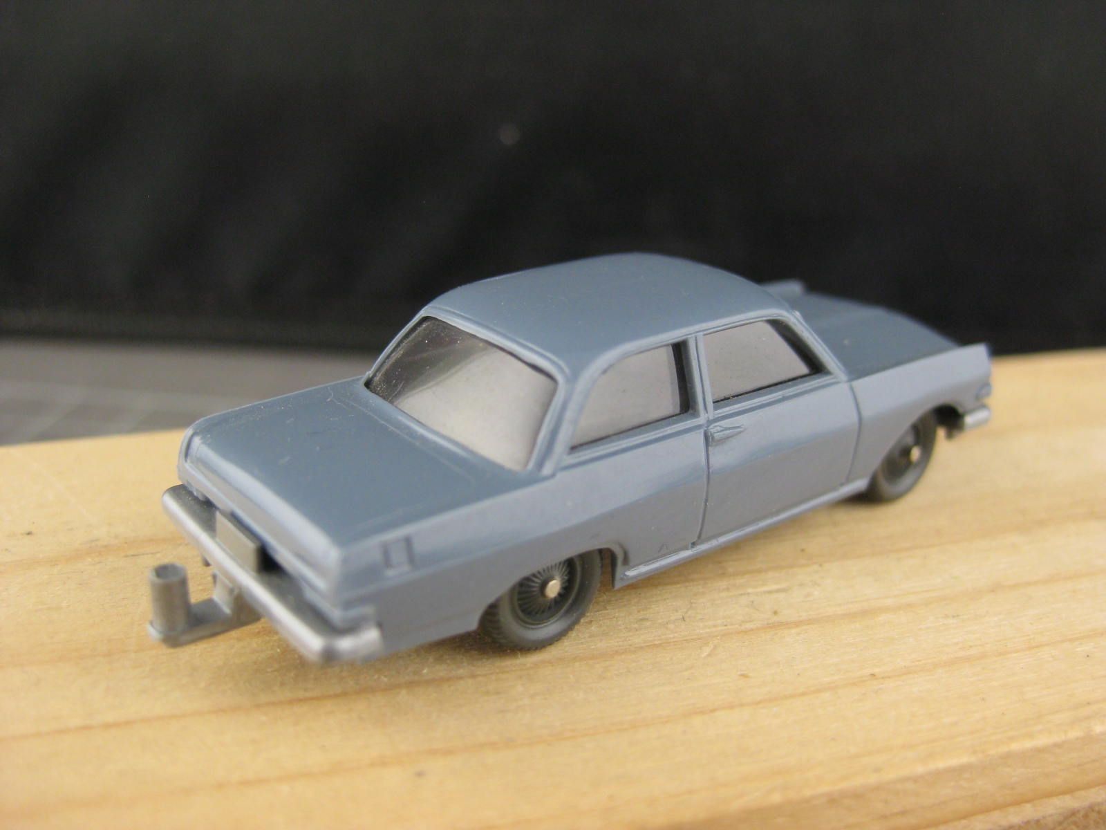 Modellini di ferrovie: Wiking VW Modell 8r, Ford grau – Usato da Malters venduto da Marosko 1