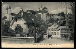 AK Aarburg, Hofmatt, Straßenpartie mit Blick zur Burg