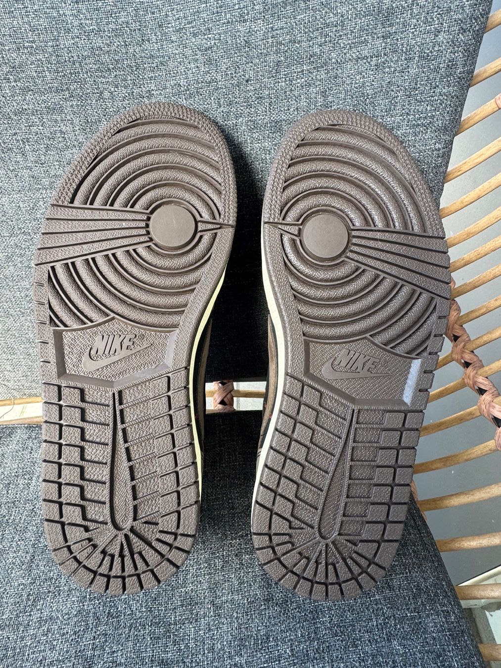Jordan Herrenschuhe: Jordan 1 low Travis Scott Mocha T40/S7 – Neu und originalverpackt aus Corsier-sur-Vevey von mau_rl75 5