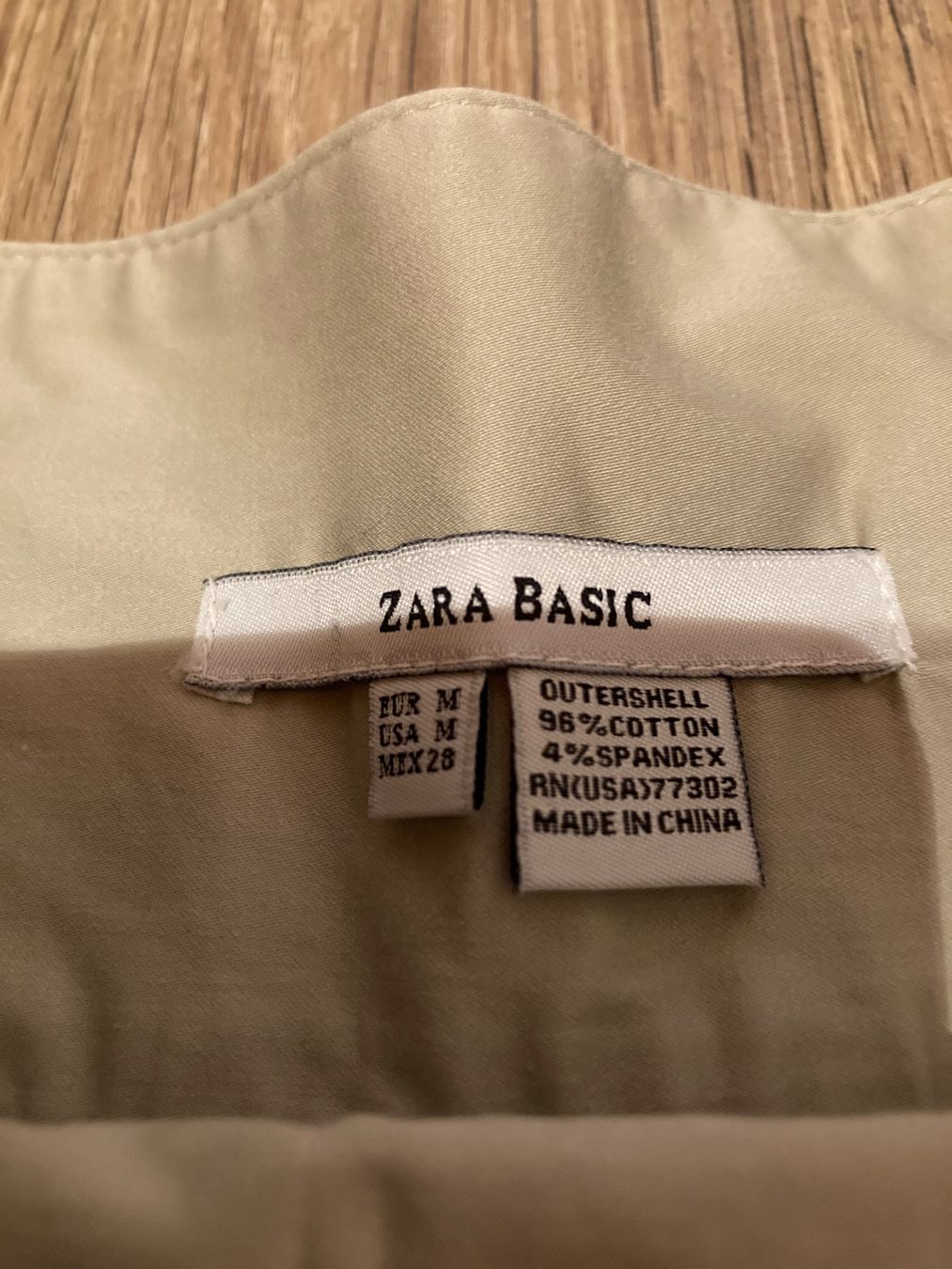 Zara Jupes: Jupe beige boutonnée devant plissée-taille M 38- ZARA BASIC – D'occasion à Chézard-St-Martin par timogabychou 3