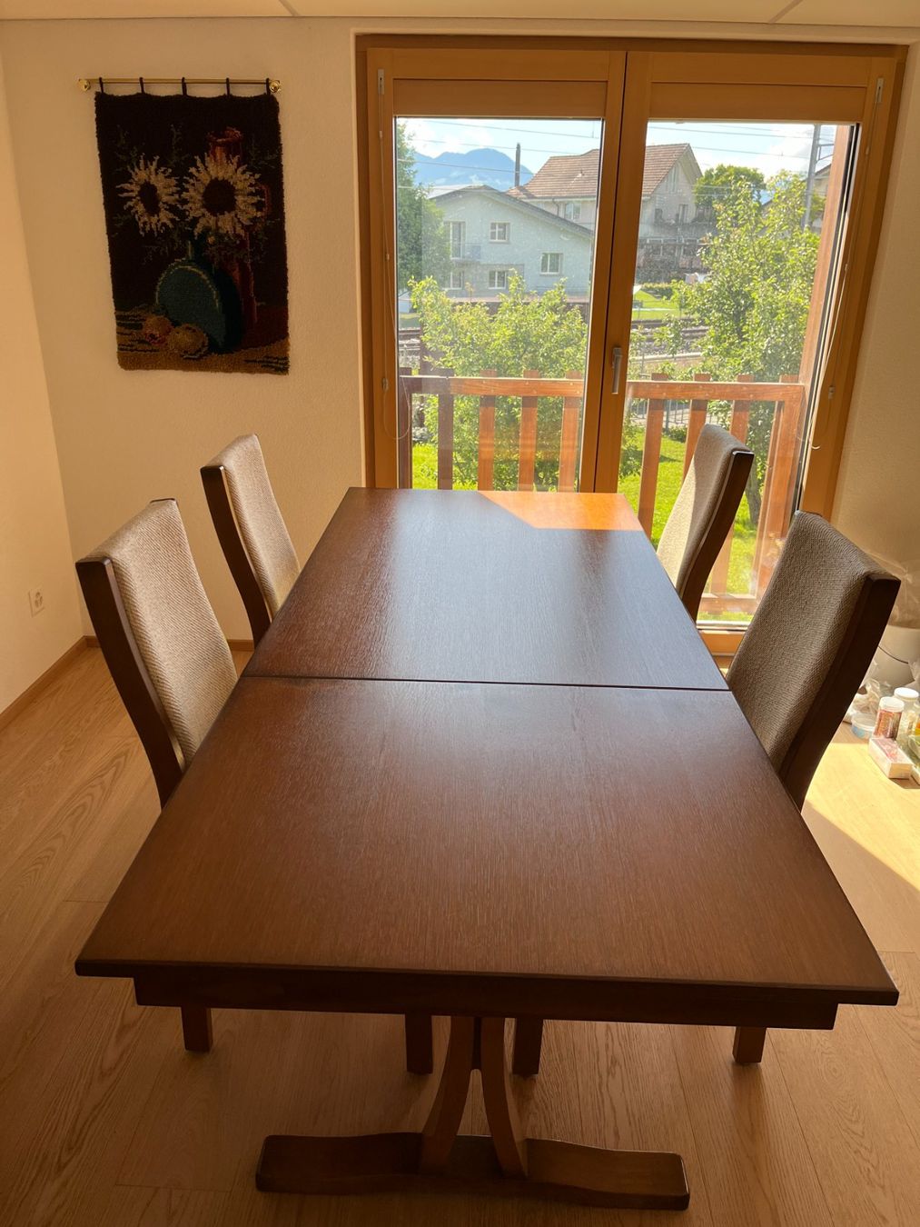 Set di tavolo e panche: Esstisch mit 4 Stühlen, Holz – Usato da Montlingen venduto da Giardini13 2