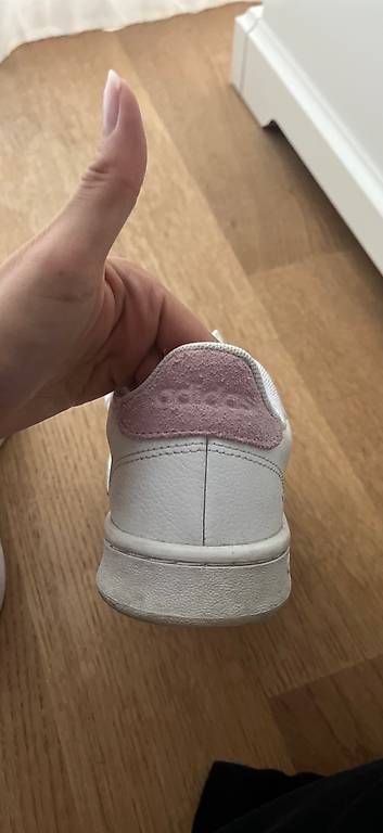 Scarpe da donna: Adidas Sneaker in 38 2/3 – Usato da Stetten SH venduto da sel_sc6g 2