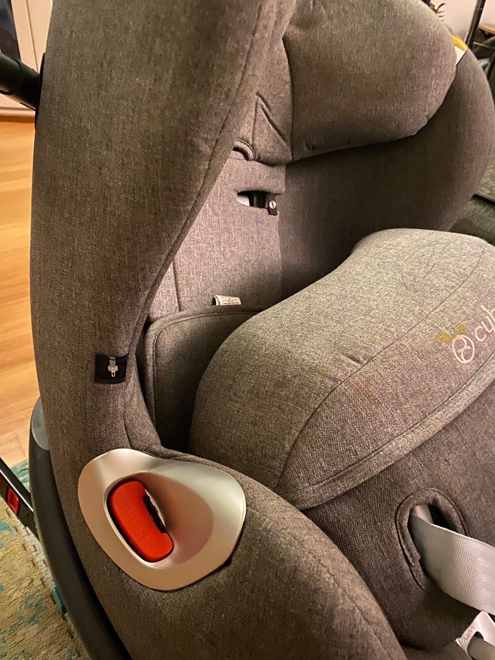 Seggiolini per auto: Kindersitz Sirona – Usato da Rotkreuz venduto da Cherblo 1