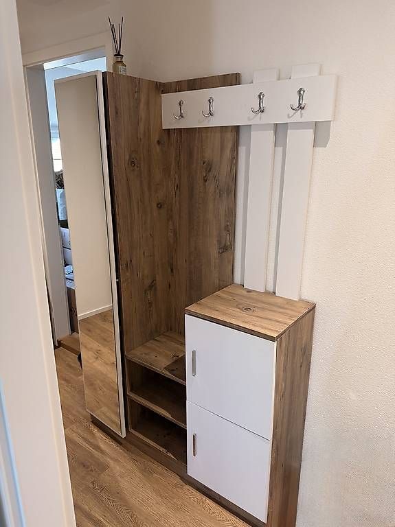 Porte manteau: Garderobe mit Spiegel  – D'occasion à Arlesheim par schoop.
