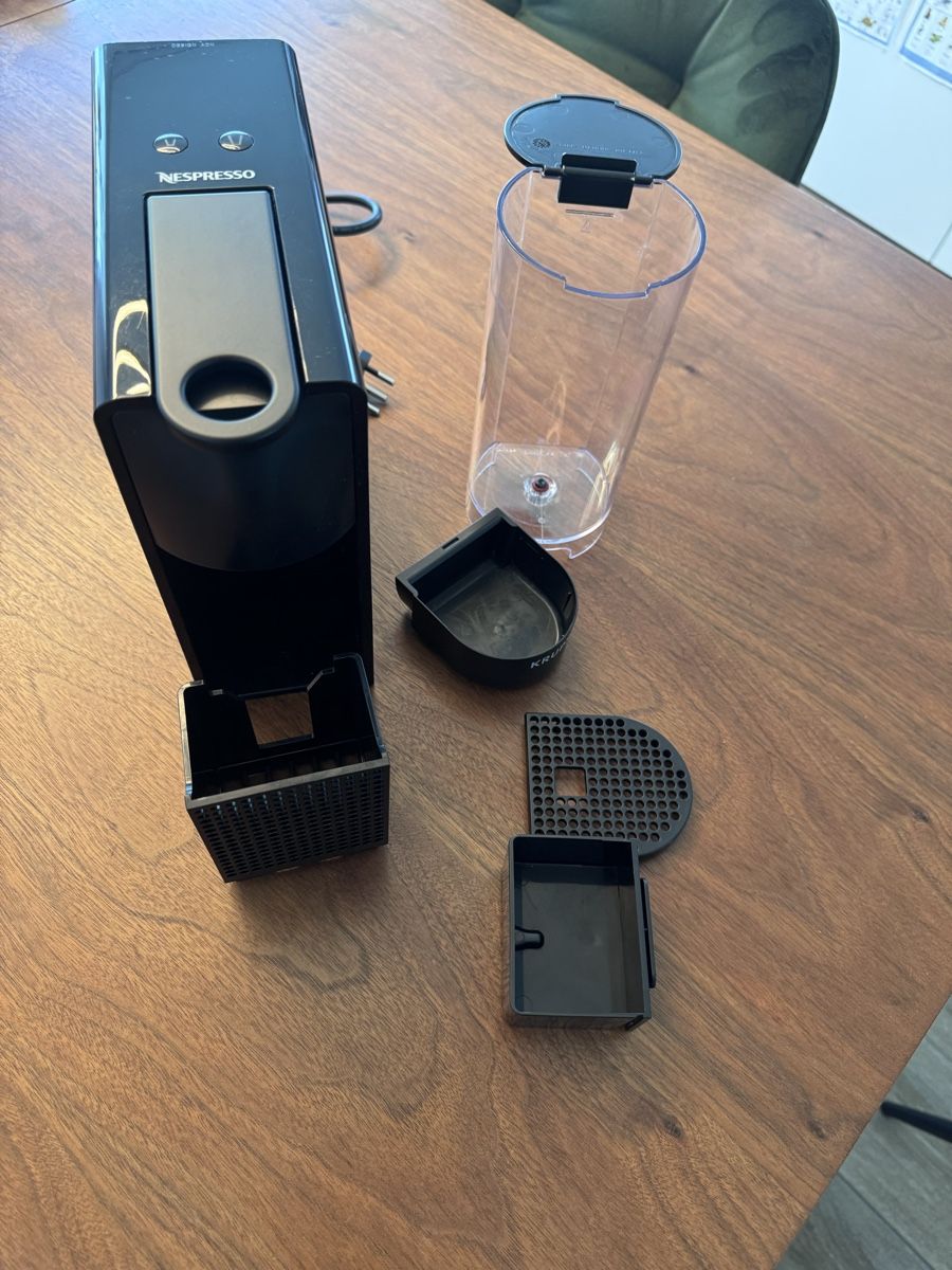 Nespresso Macchine per caffè & Macchine per espresso: Nespresso Essenza Mini von Krups – Usato da Flums venduto da Halessandro 3