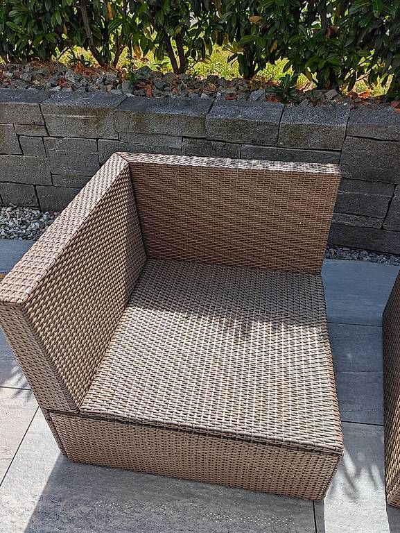 Divani: Polyrattan Gartenlounge / 2-Sitzer Sofa mit Kissen – Usato da Merenschwand venduto da Suech95 1