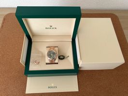 ROLEX Day-Date 40 228235 Everose Gold / Green
