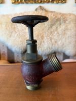 antikes Ventil aus Messing und Gusseisen mit Handrad