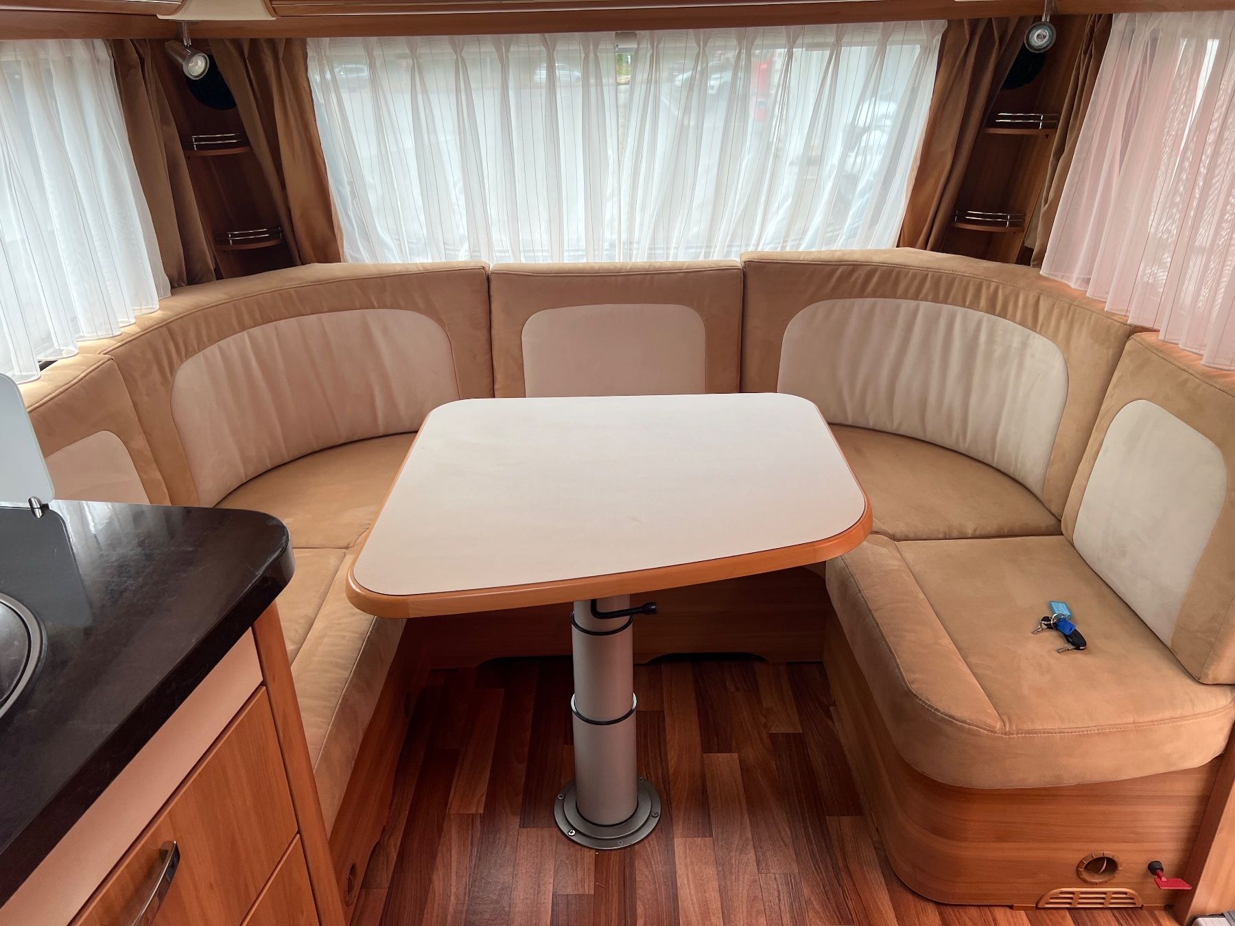 Hymer Véhicules de camping: Wohnwagen Hymer Nova 465 – D'occasion à Bad Zurzach par Zurzicamper 3