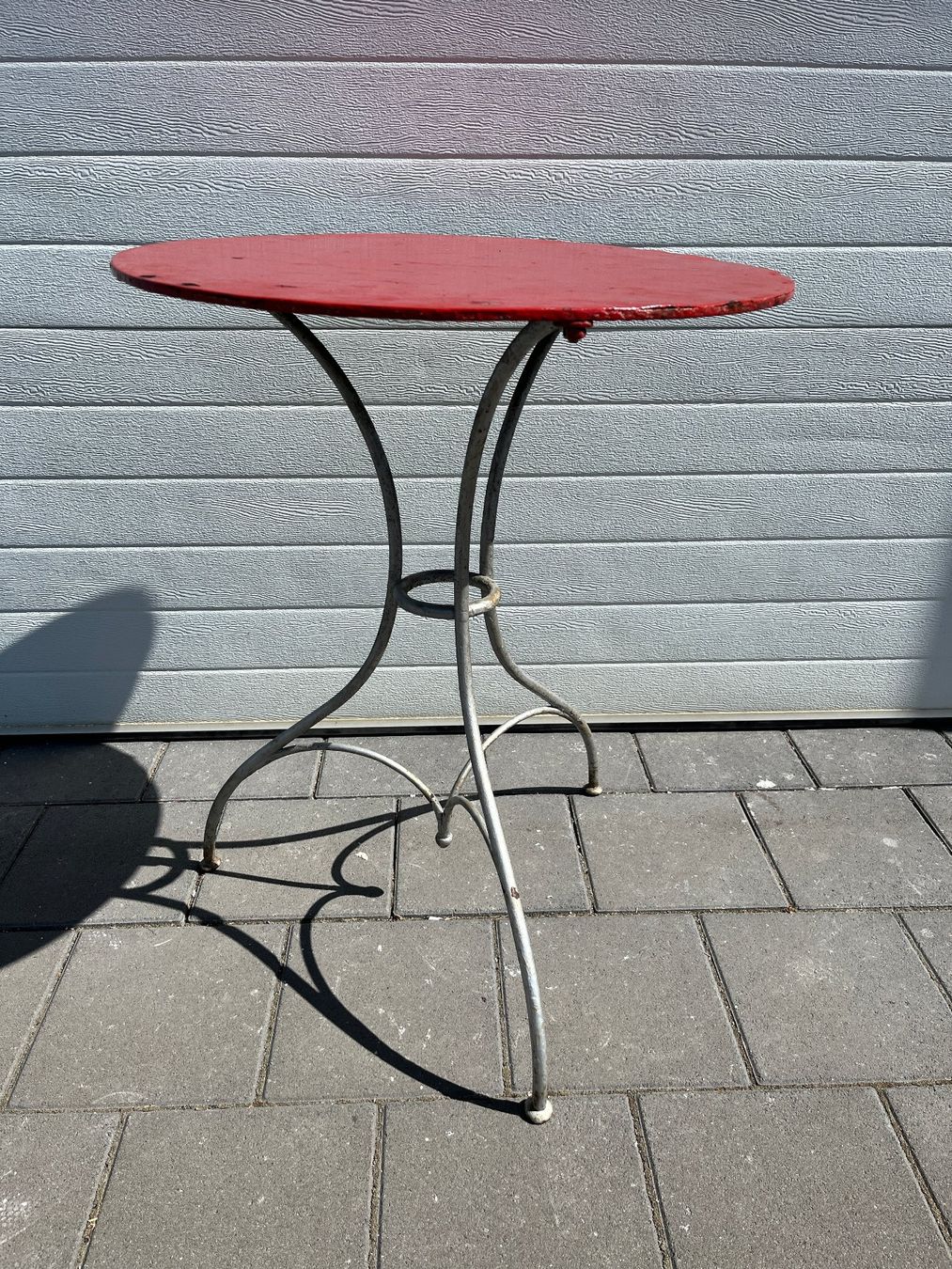 Tische: Bistrotisch Gartentisch – Gebraucht aus Unterkulm von Fabulirius