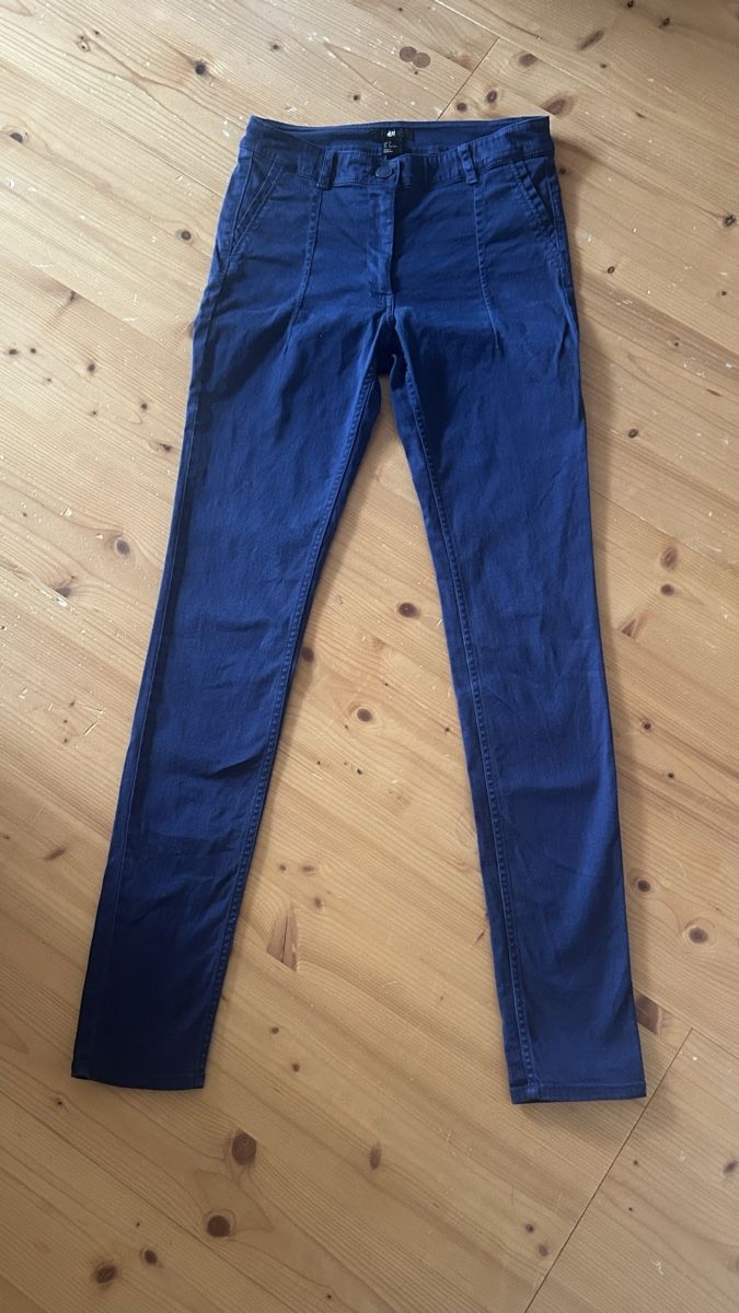 Pantaloni: H&M Hose, Gr. 36, dunkelblau – Usato da Frenkendorf venduto da ana_h7dx 2