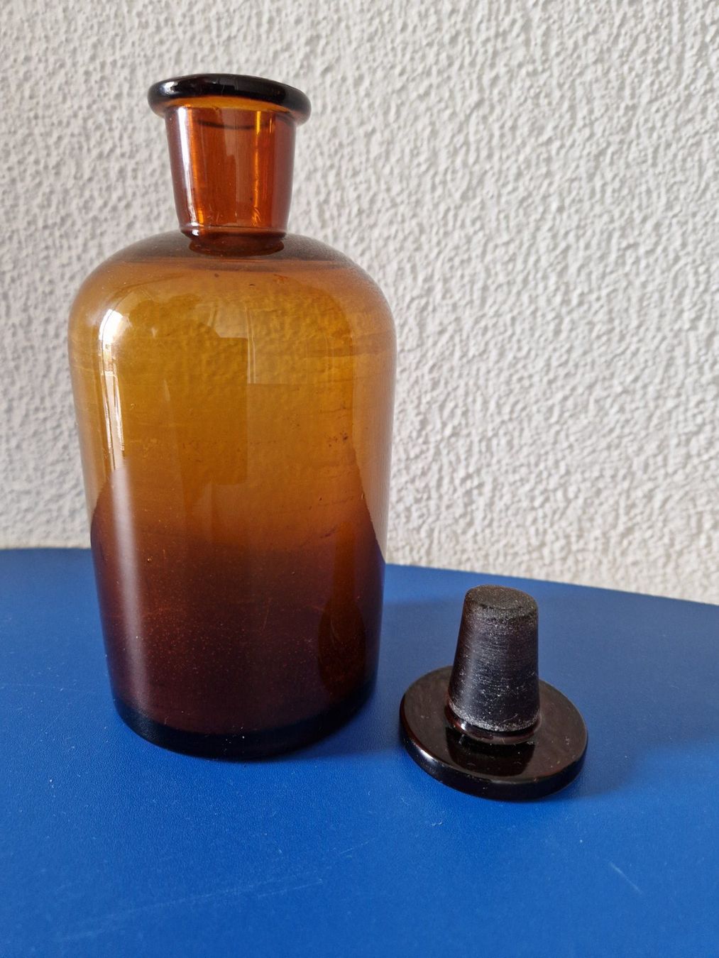 Laborzubehör: alte braune Apothekerflasche mit Glasverschluss – Gebraucht aus Münchenbuchsee von Aare22 1
