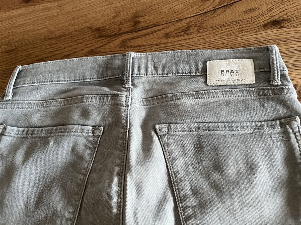 Jeans: Jeans  – Neuf (Voir description) à Schliern b. Köniz par medion3098 2