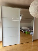 Schrank mit Schiebetüren