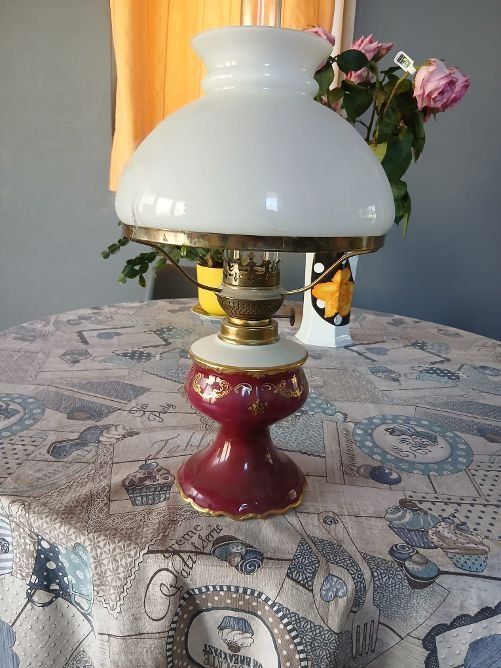 Lampen: charmante lampe a pétrole – Gebraucht aus court von poussin61