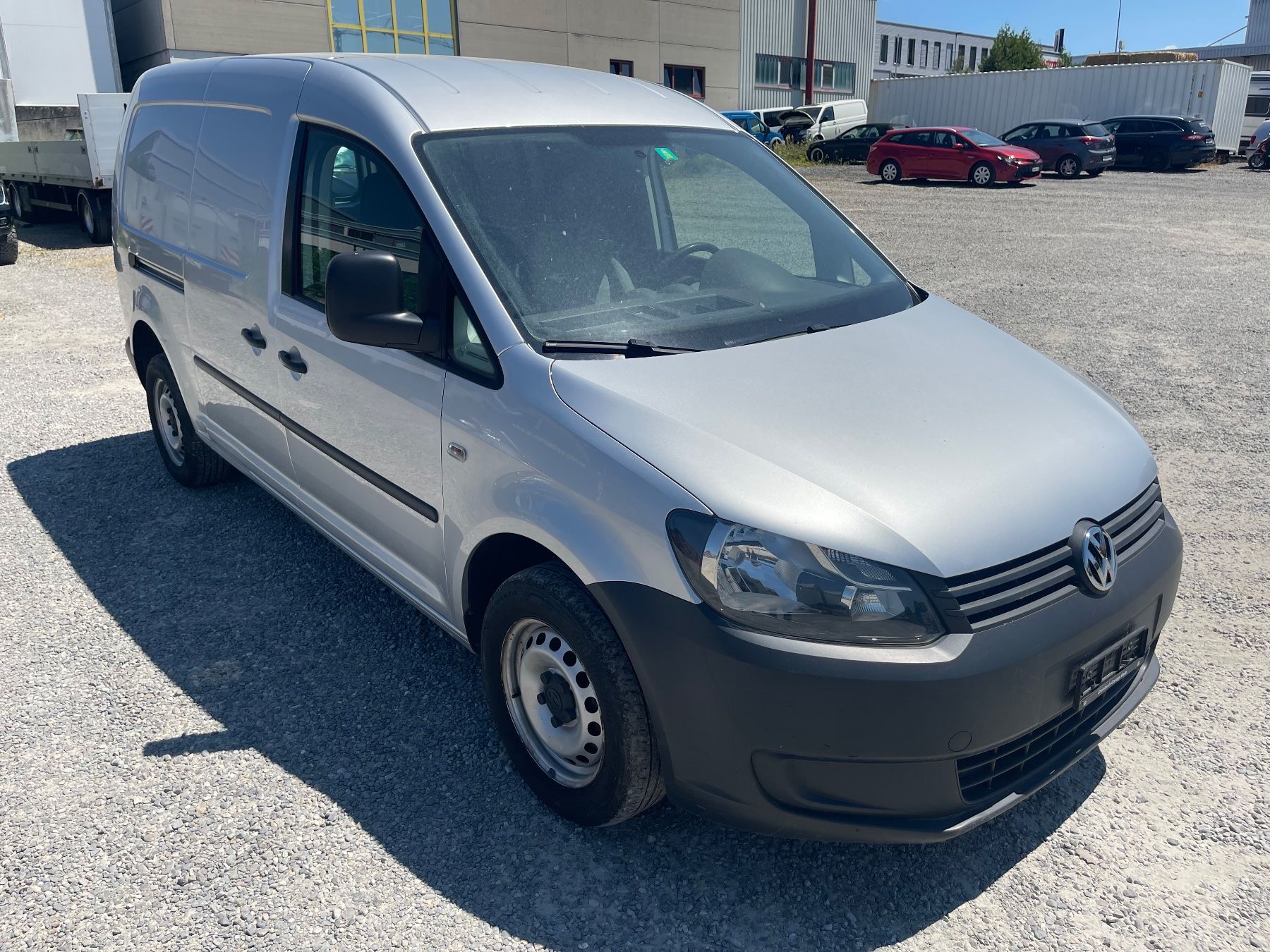 VW Nutzfahrzeuge: VW Caddy Maxi 4Motion – Gebraucht aus Winterthur von CamperBau 2