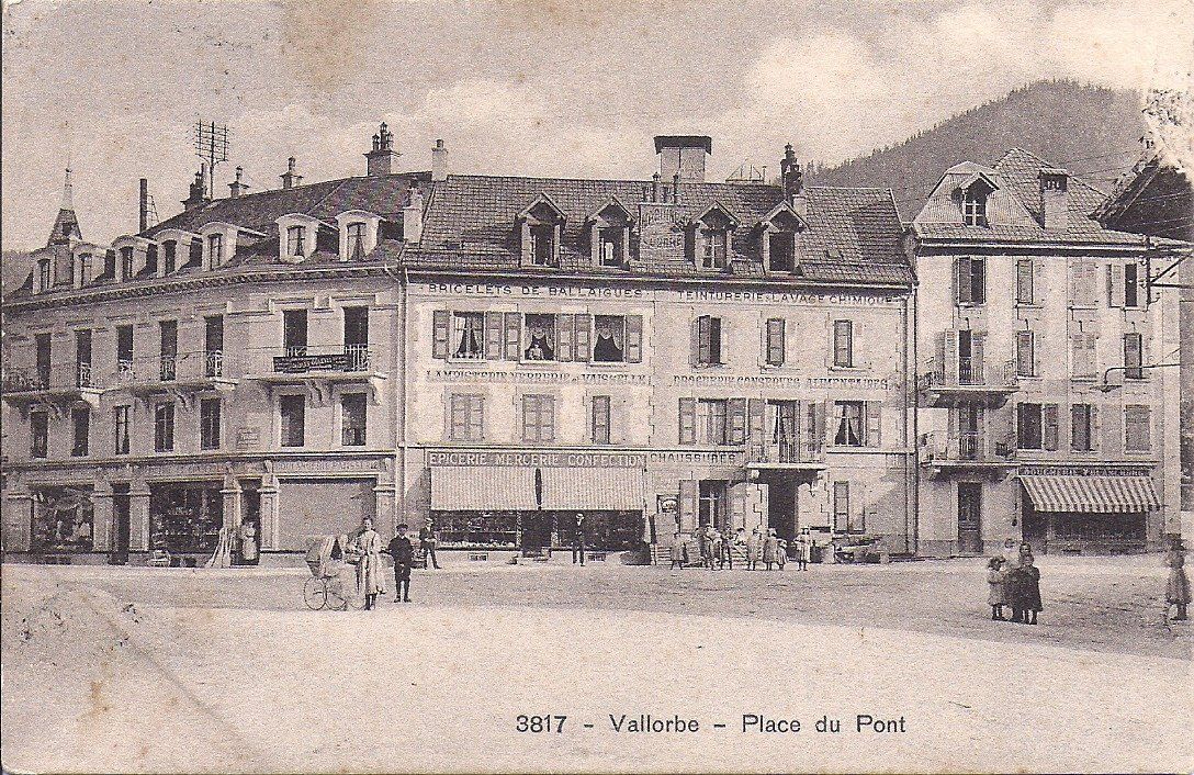 Cartoline postali: VALLORBE, place du pont – Usato da Les Verrières venduto da Scampi0