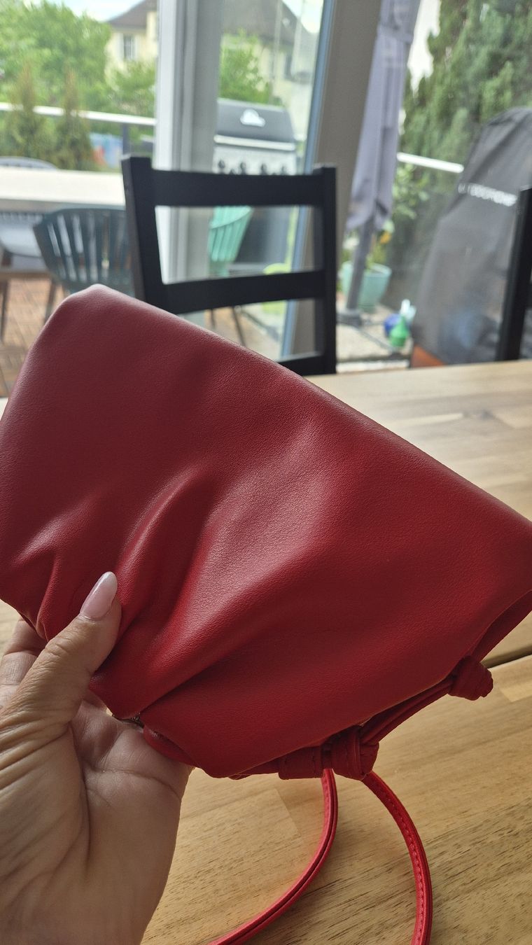 Borse da donna: Kleine rote Tasche – Usato da Romanshorn venduto da Eleony 3