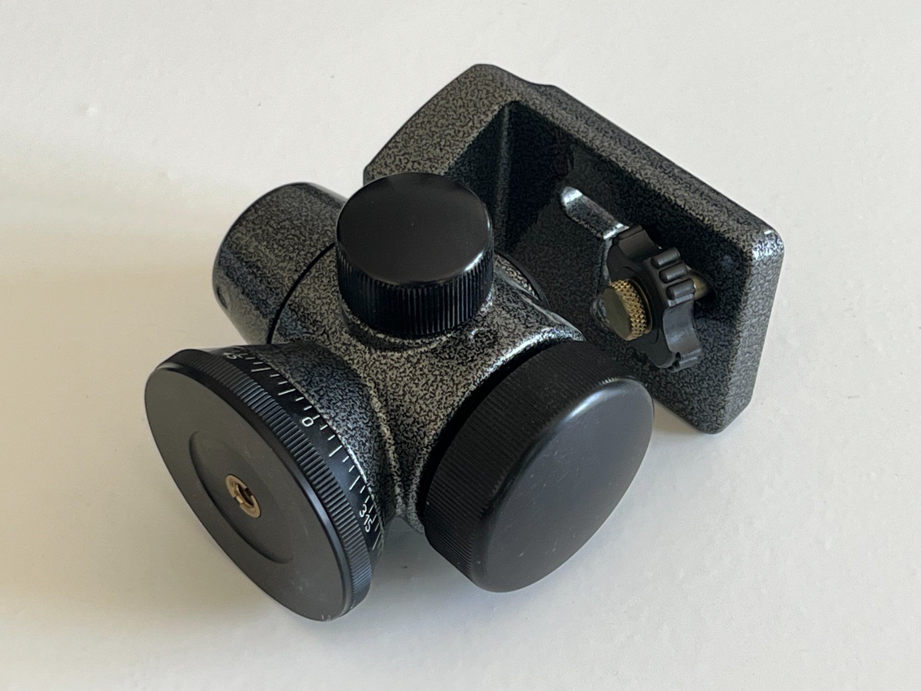 Gitzo Stative & Köpfe: Gitzo G1275 – Gebraucht aus Villars-sur-glâne von al.fa