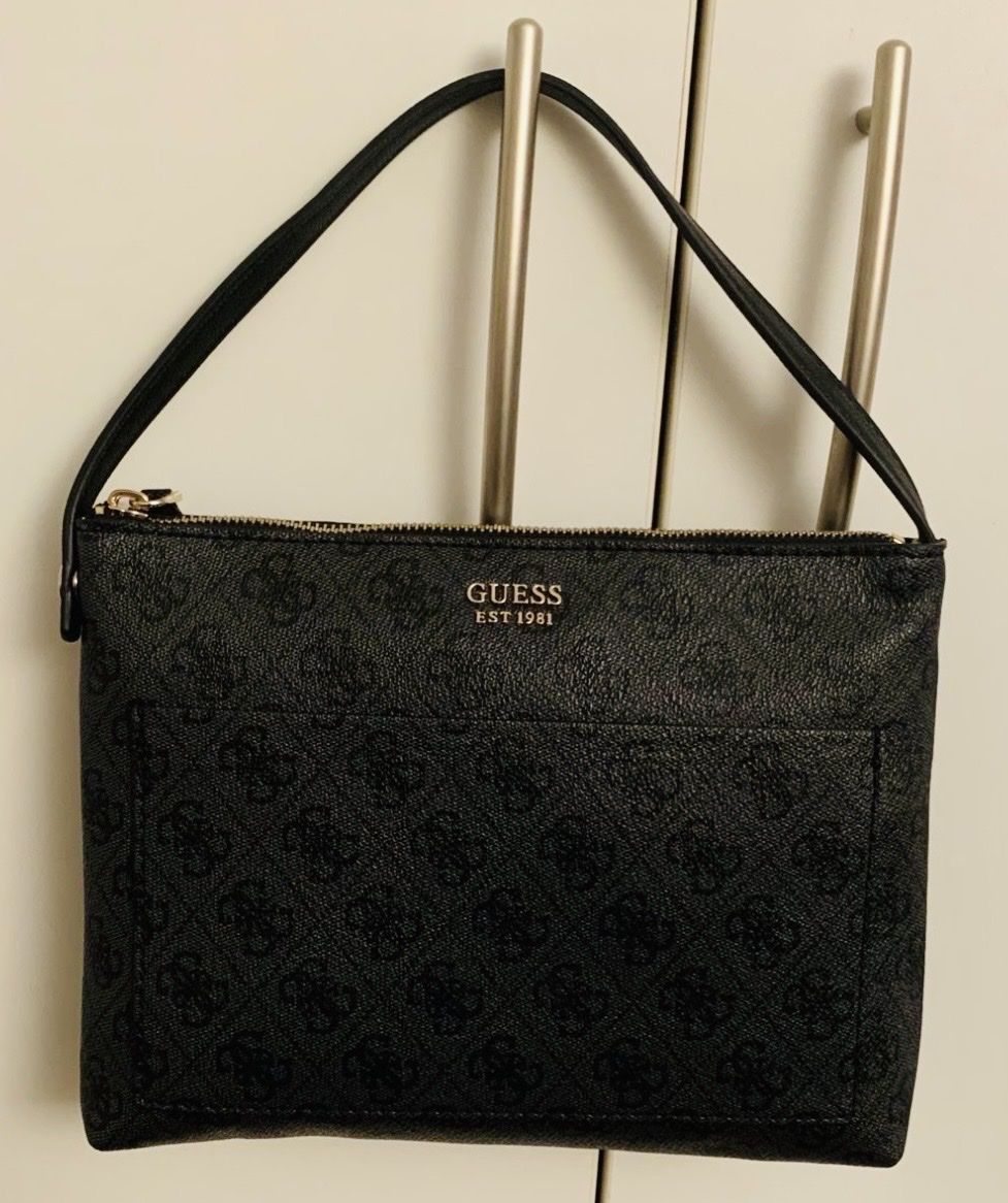 Guess Sacs femmes: Guess Tasche neuwertig✨ – Neuf (Voir description) à Kradolf par AlexiaEugster