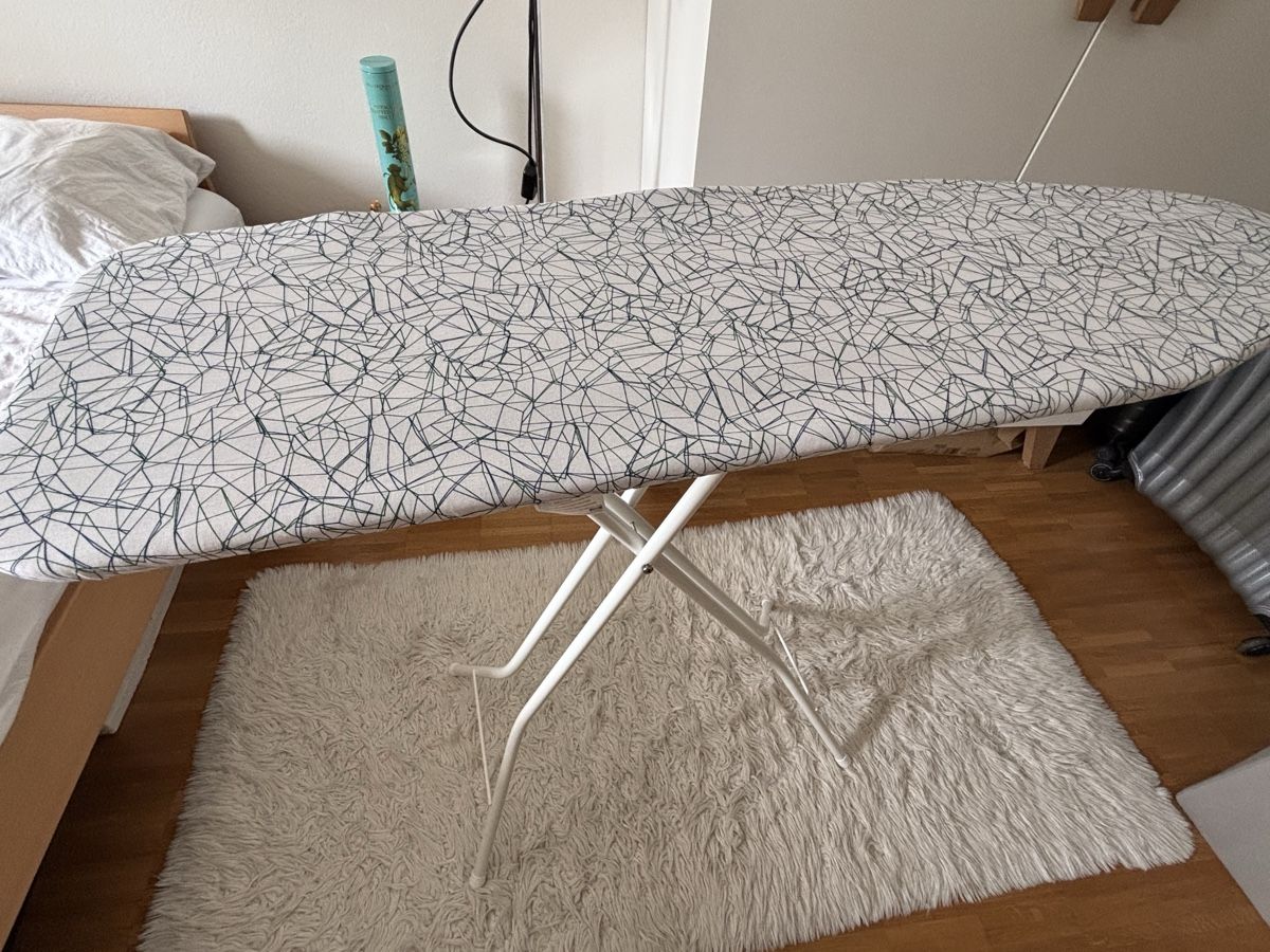 Ikea Assi da stiro: Ikea ruter ironing board – Usato da Zürich venduto da beg_c6l2 3