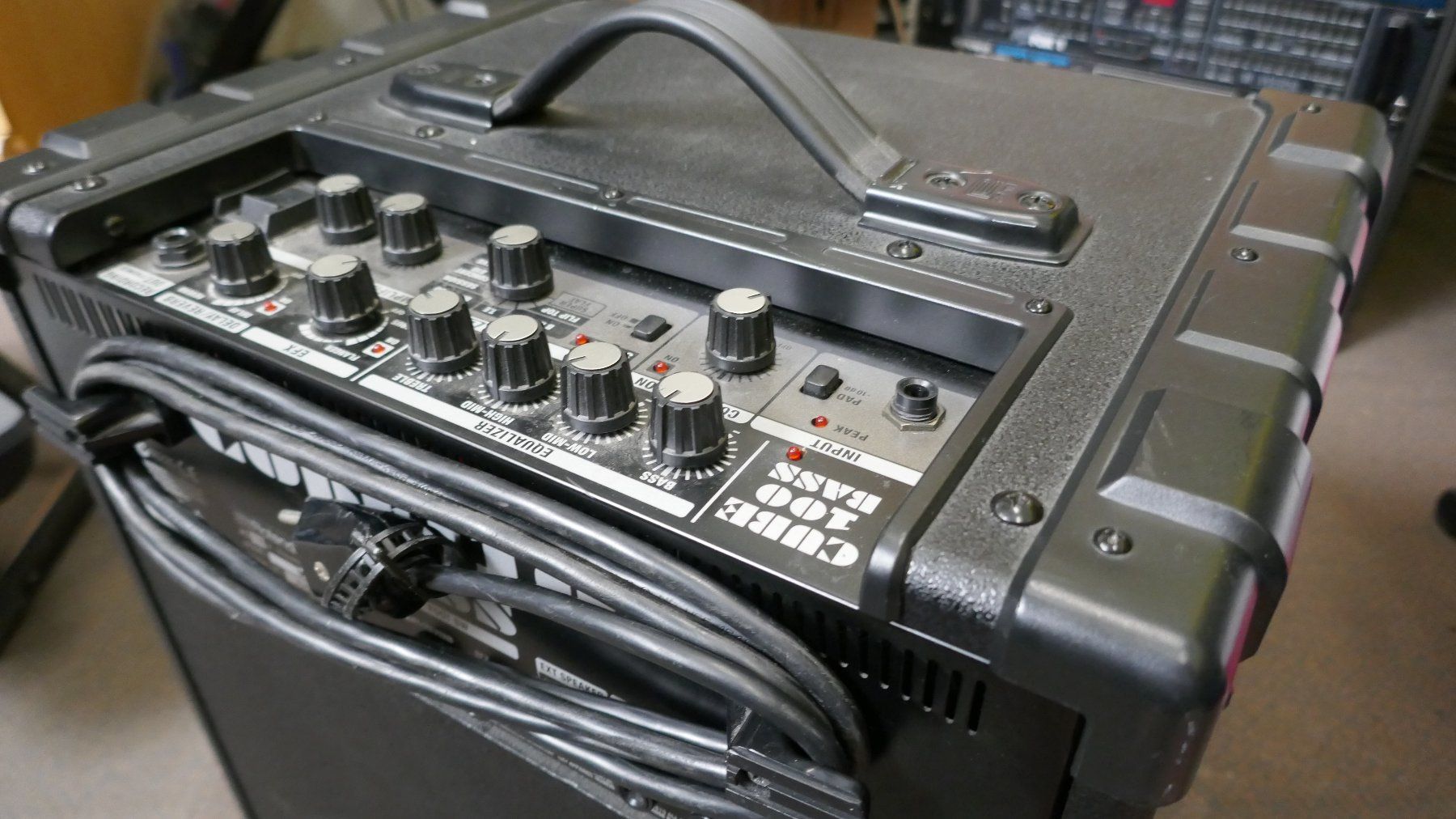 Roland Amplificateurs: Roland Cube 100 Bass – D'occasion à Wenslingen par FairlightCMI 5