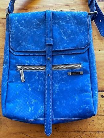Neu und eine Rarität! Freitagtasche Hermitz in königsblau