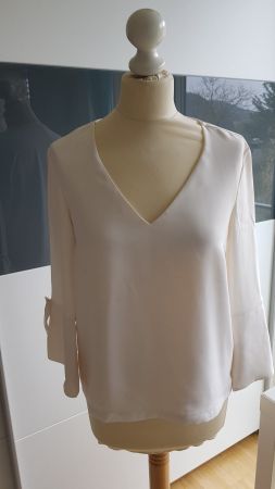 Bluse von H&M mit Trompetenärmel