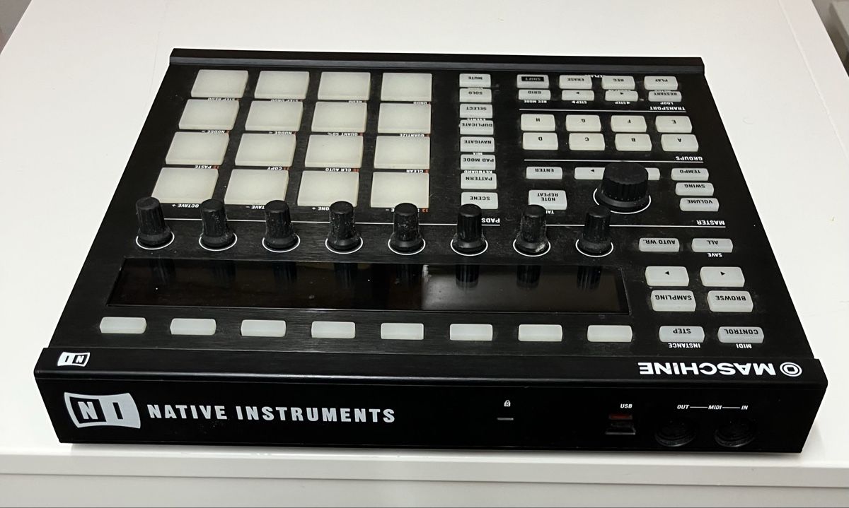 Native Instruments Musikinstrumente: Native Instrument Maschine MK2 – Gebraucht aus Ebertswil von klemian 1
