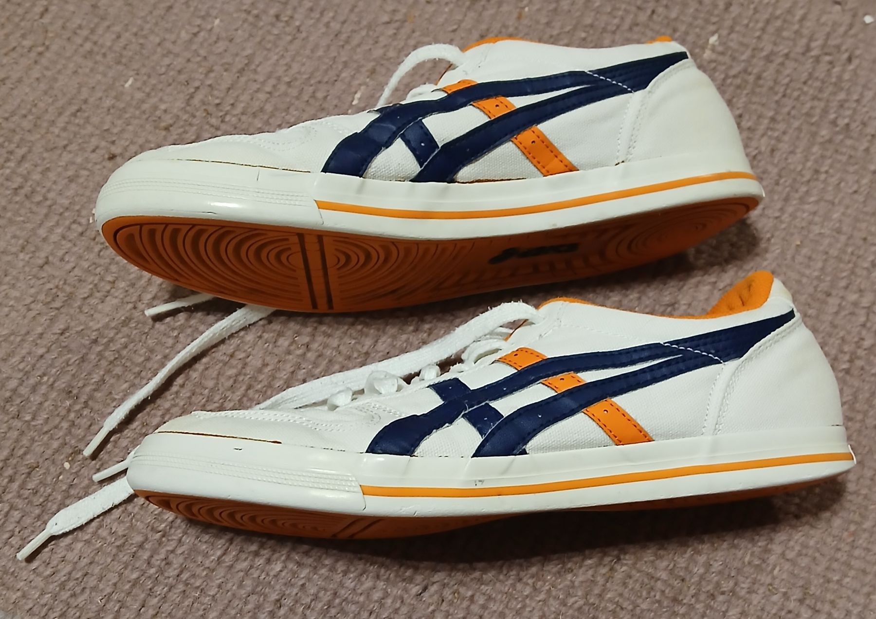 Asics Herrenschuhe: Asics Turnschuhe weiss/orange Grösse 42 – Gebraucht aus Frasnacht von ale_g288 1