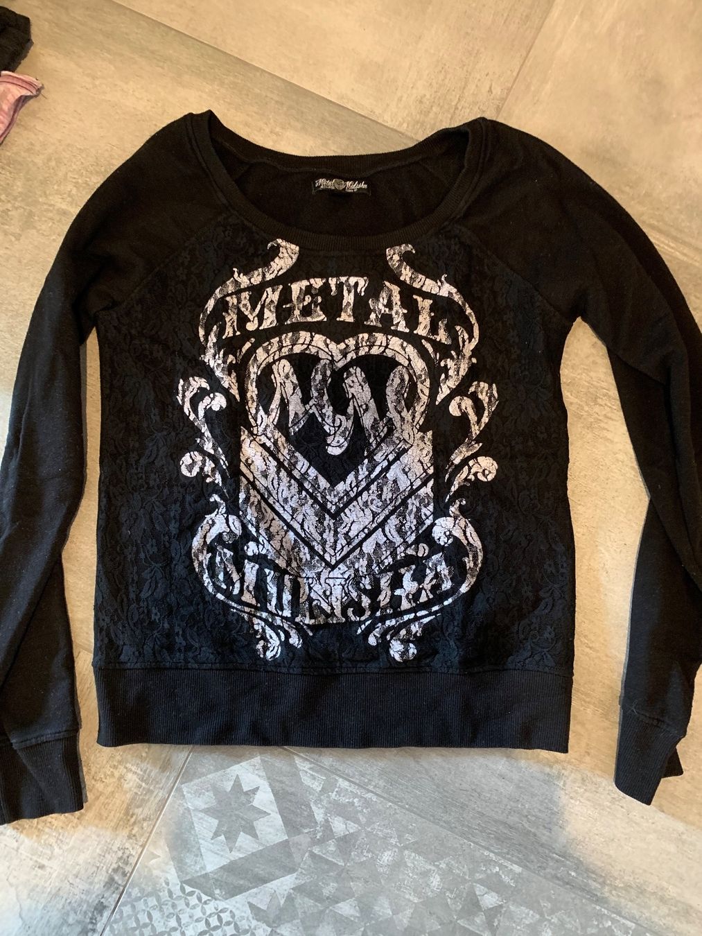 Pullover & Sweatshirts: Metal Mulisha Damen Pullover, Grösse M – Gebraucht aus Andelfingen von Niki214
