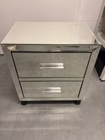 Nachttisch Spiegelschrank 2 Schubladen guter Zustand