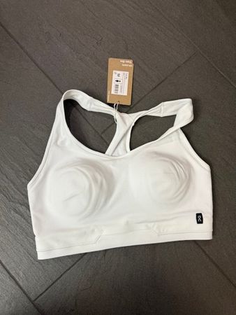 On Train Bra Gr. M in weiss