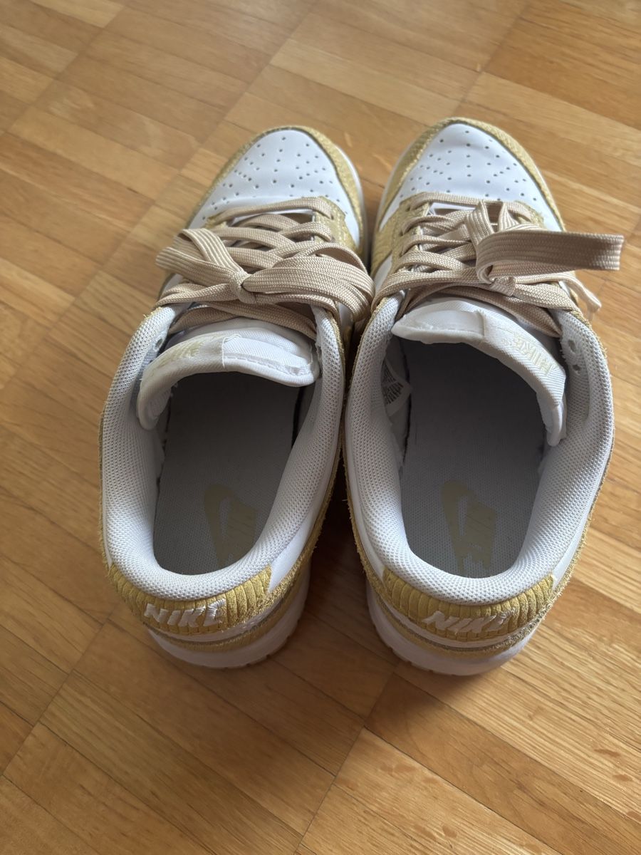 Nike Damenschuhe: Nike Dunk Low Sneaker – Gebraucht aus Zürich von ChampShirts 1