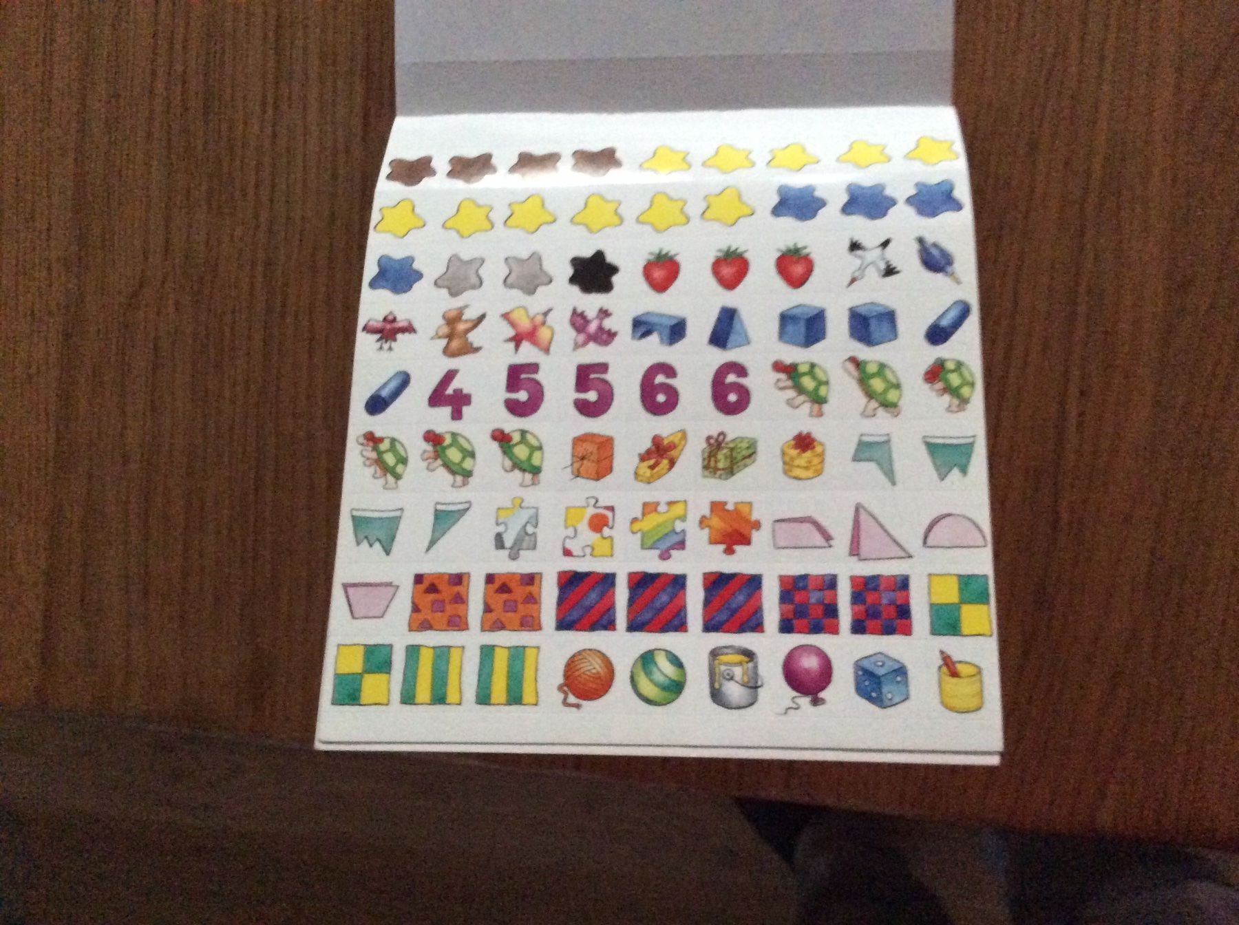 Libri: Farben und Formen Sticker Übungsblock – Nuovo (secondo la descrizione) da Wetzikon ZH venduto da Laube02 5