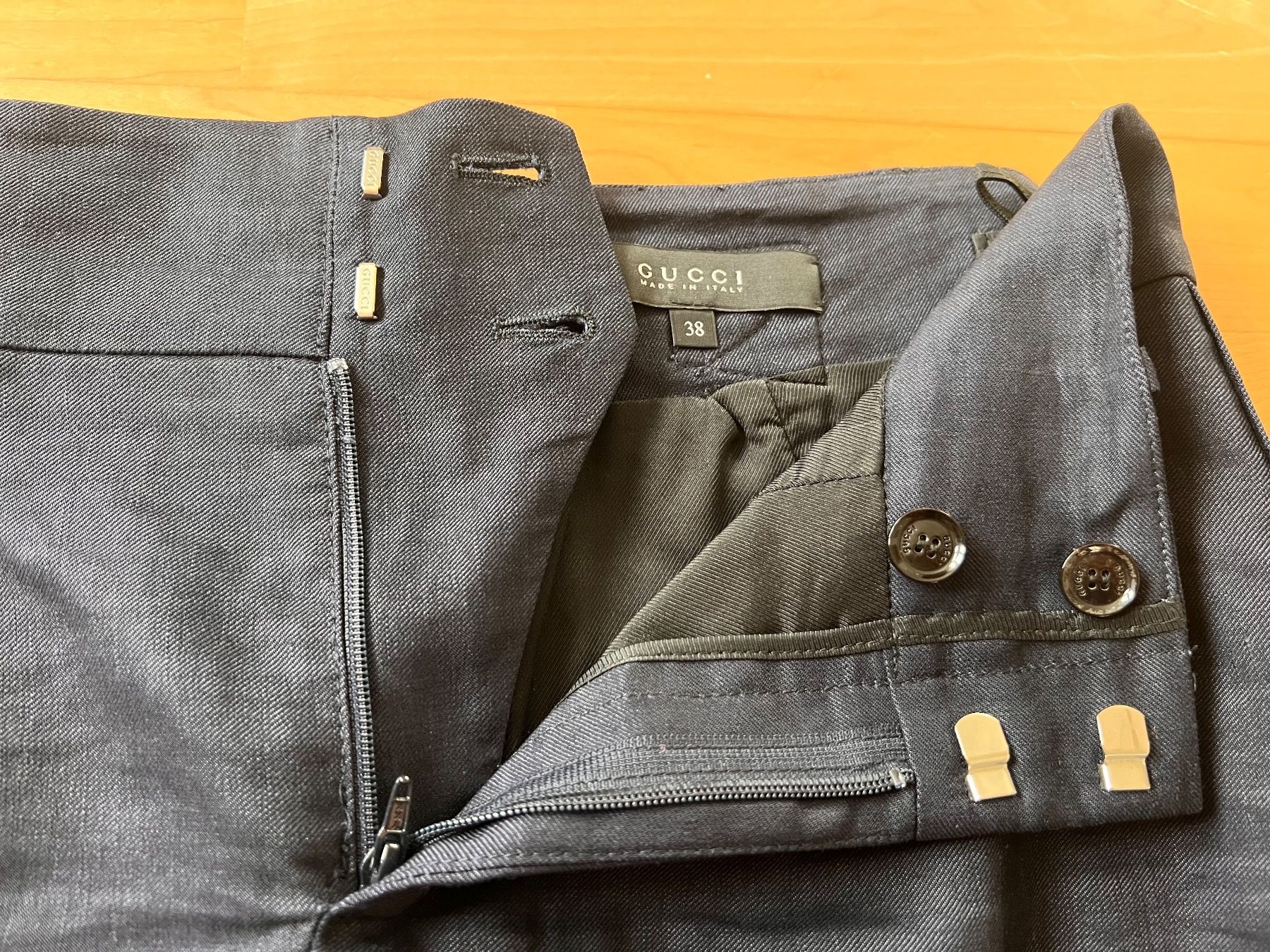 Gucci Gonne: Gucci Mini Skirt Gr. IT 38 – Usato da Küsnacht ZH venduto da mar_tr9p 2