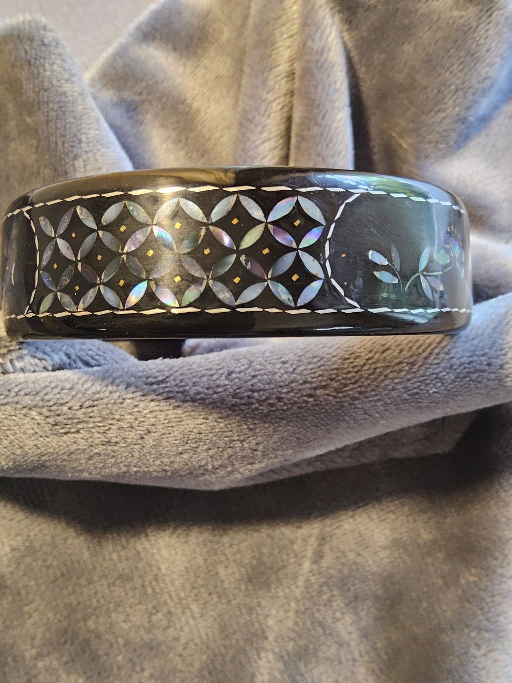 Armbänder & -reifen: Alter Handmade schwarzer Lack Perlmutt Armreif, China – Gebraucht aus Zürich von SciTec 7