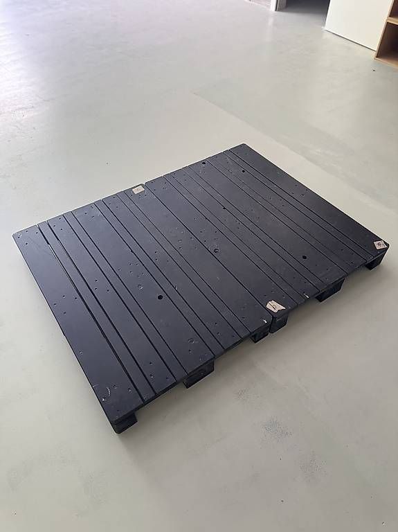 Pallets: Lot de 14 palettes noires  Sol / Agencement  – Usato da Fully venduto da tho_ld9n