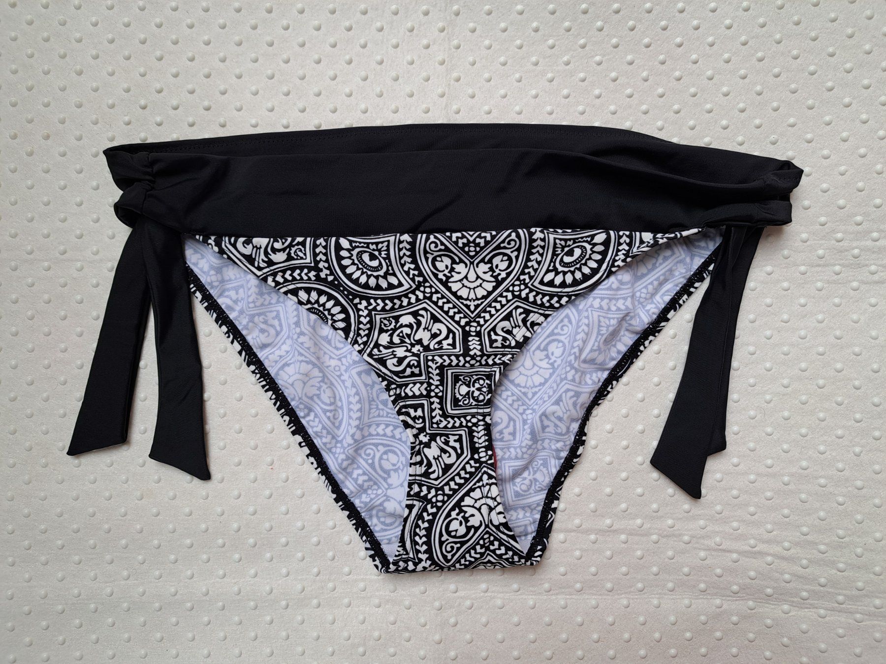 Maddison Costumi da bagno & Bikini: Neu! Maddison schwarz/weiss Gr. 46 – Nuovo e nell'imballaggio originale da Gysenstein venduto da joshuas81