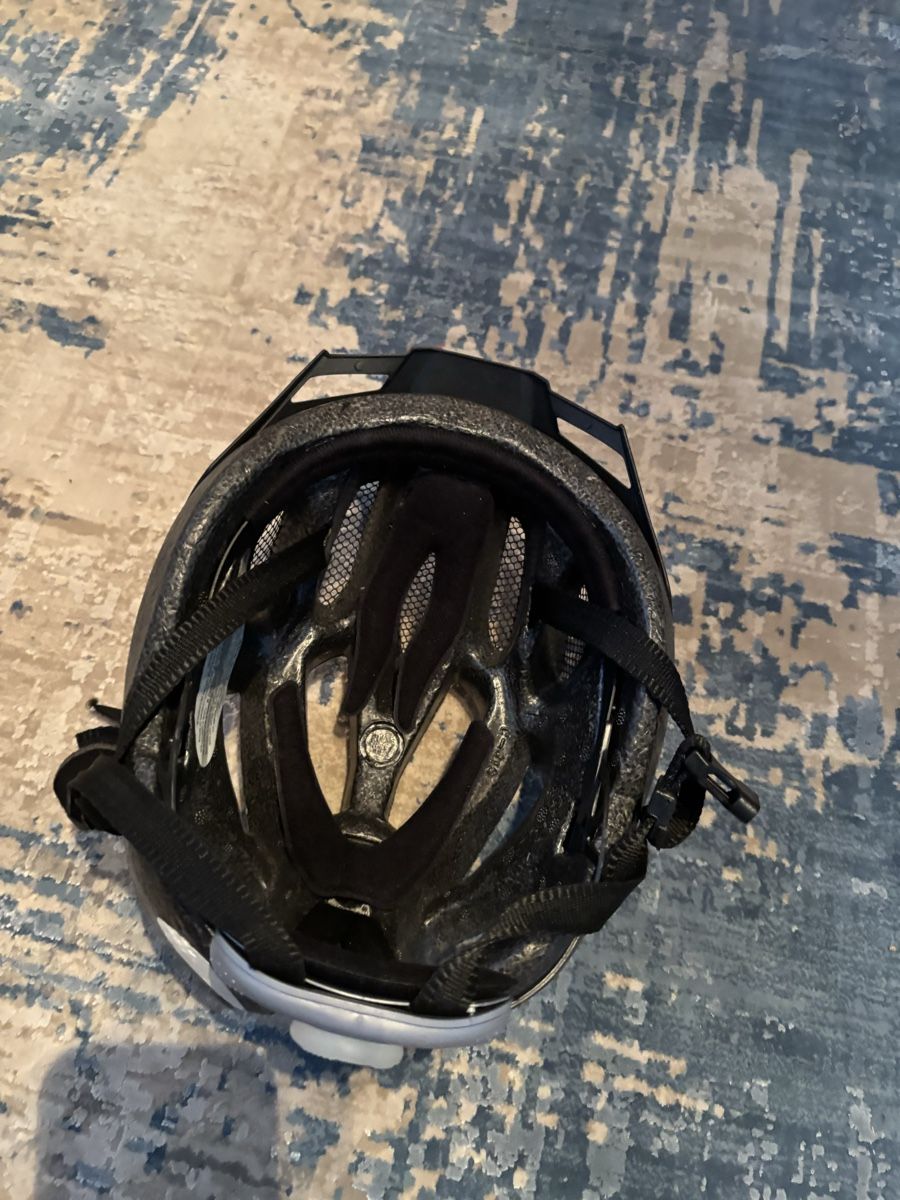 Caschi: Velohelm Crivit, mit Licht, gut erhalten – Usato da Opfikon venduto da oma_bxk9 3