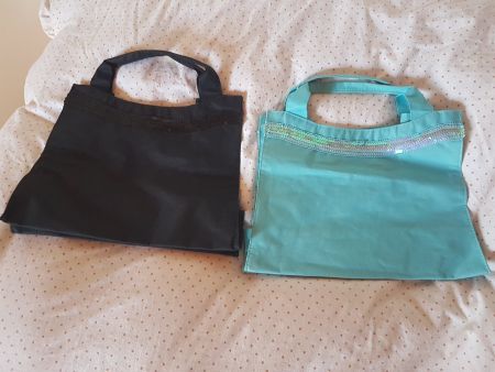 Petit sac de plage, course...avec sequin marque Douglas (2)