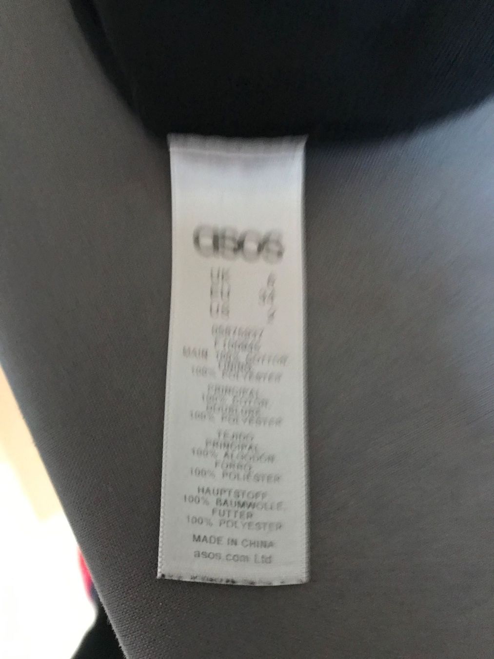 Asos Kleider: Robe originale ASOS avec effet drapé devant taille 34 – Gebraucht aus Basel von Maria-Alexa 4