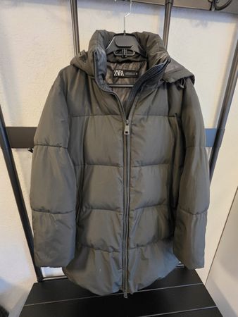 Doudoune Zara grise  avec capuche taille XS bon etat