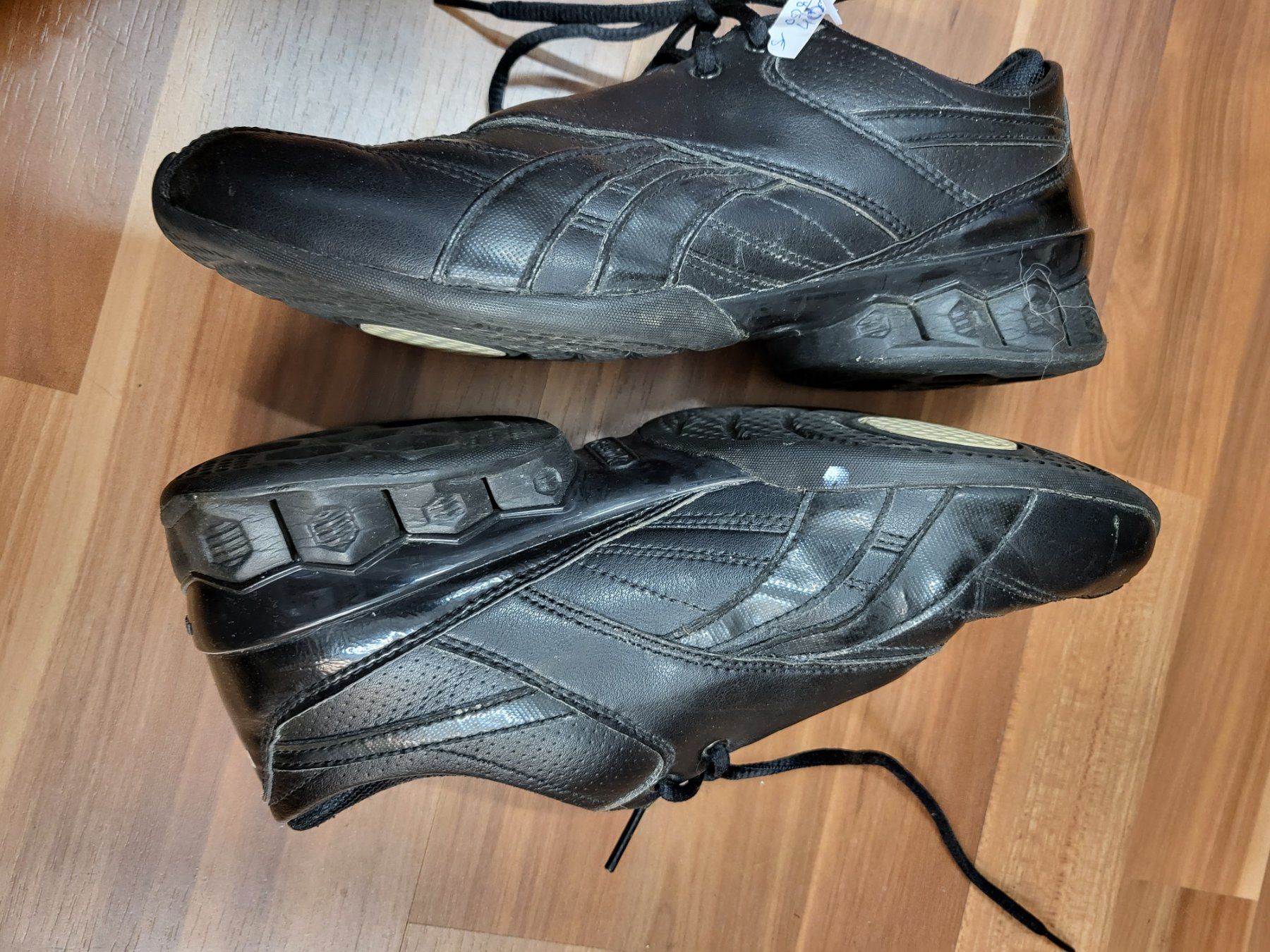 Reebok Scarpe da donna: Reebok Schuh gr 38 L12 – Usato da Schwarzenburg venduto da Flamingo07 3
